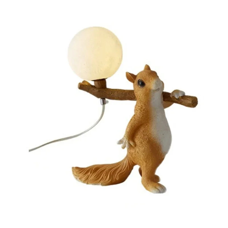 Squirrel design lamp